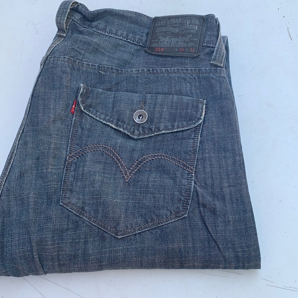 Men Levi Jean size 36x32 style 514